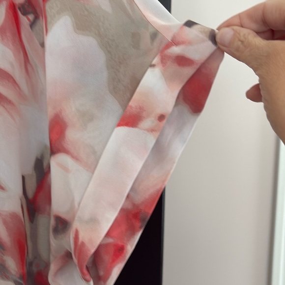 Liz Claiborne Multi-Color, Abstract Floral, 3/4 Cuffed Sleeve Blouse. Size 2X - Picture 4 of 10